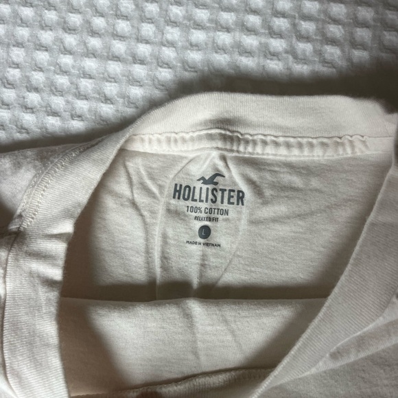 Hollister Seattle Pickleball Graphic Tee - Picture 3 of 3